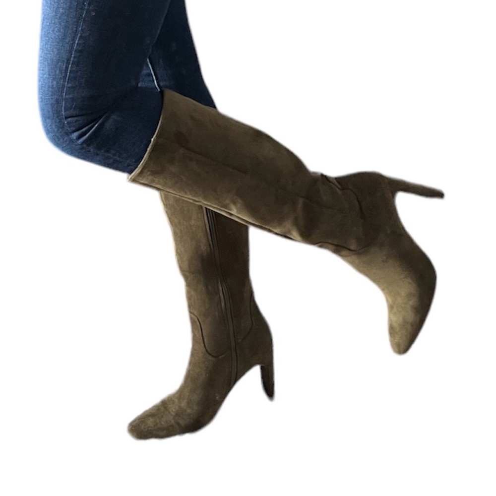 LIKE NEW - Brown Knee High Boots